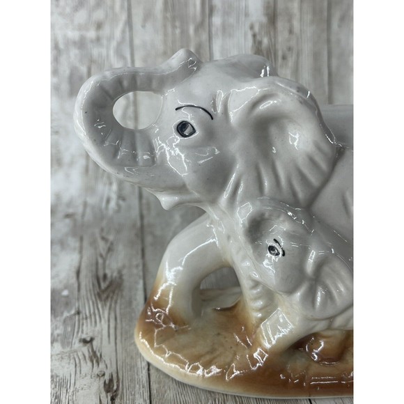 7” Vintage Ceramic Elephant Figurine with Baby Made in Brazil Good Luck Money - Picture 3 of 12